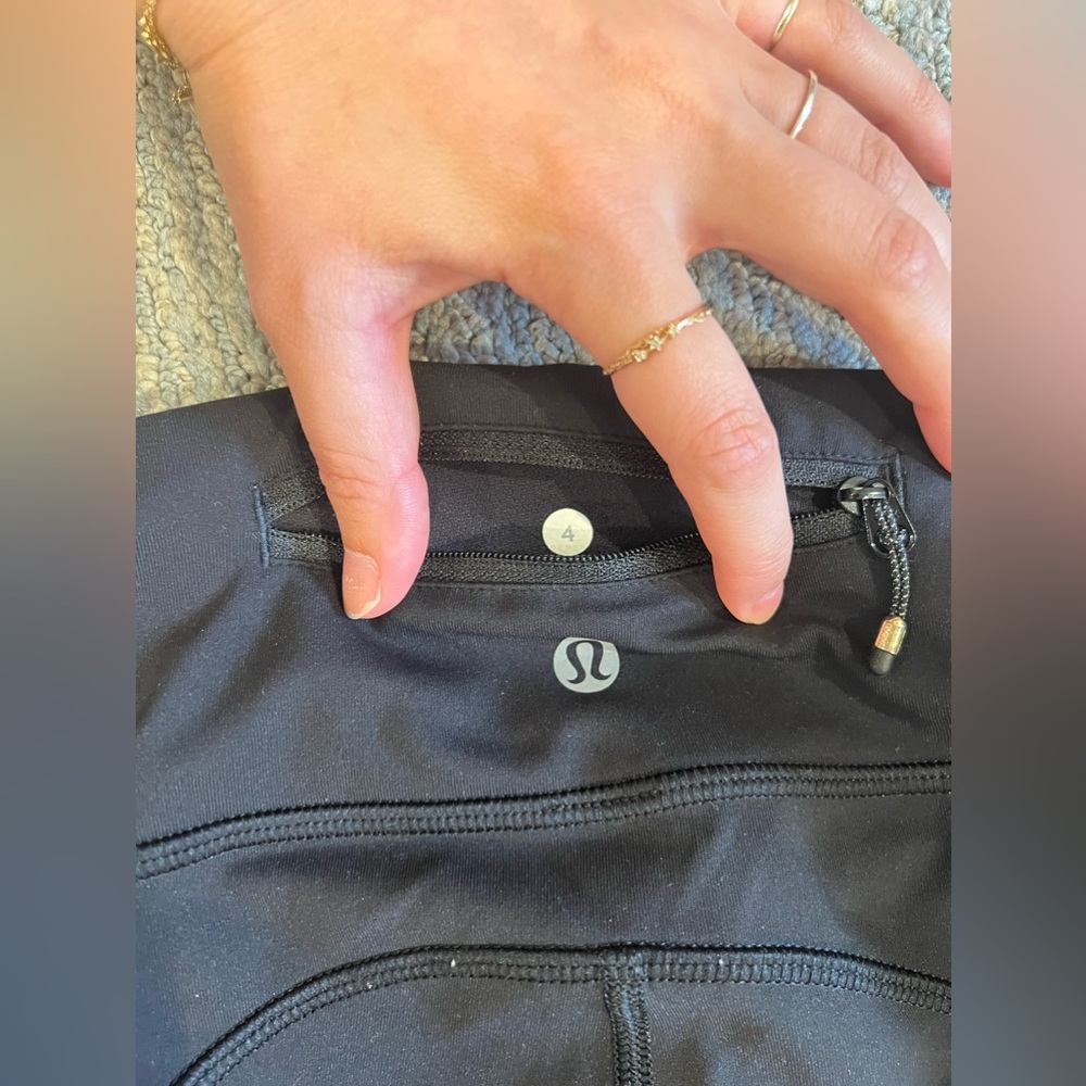 Lululemon Speed Tight III (Mesh) - Picture 5 of 7